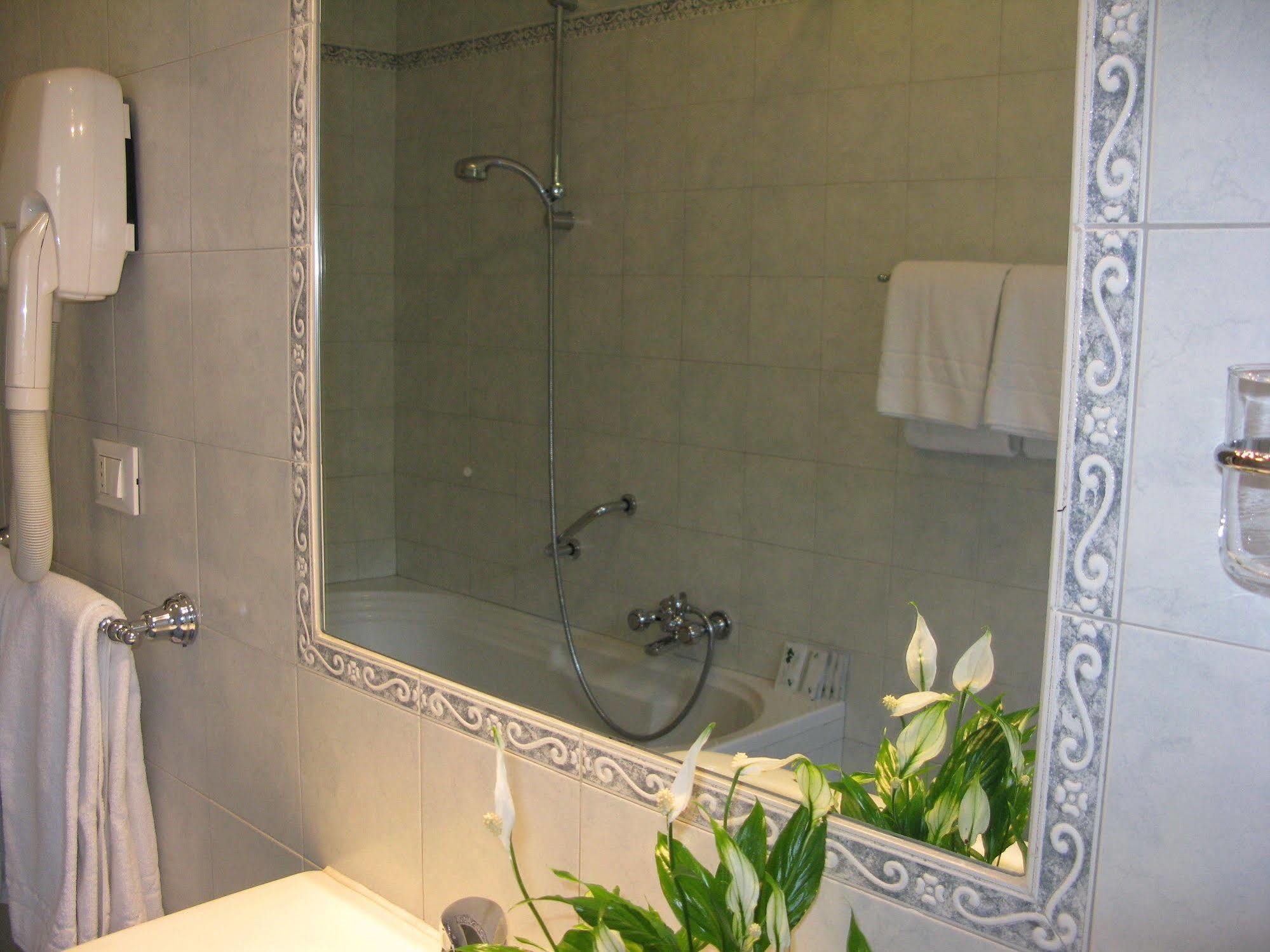 York Hotel Rome Buitenkant foto