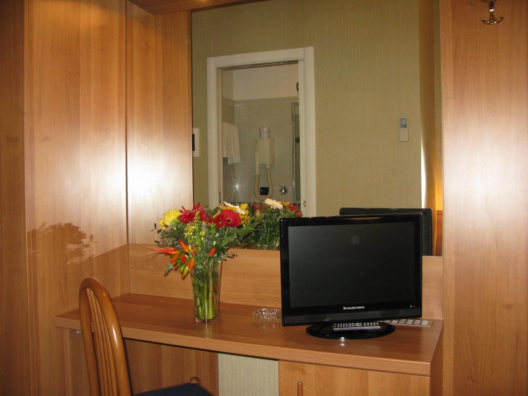 York Hotel Rome Buitenkant foto